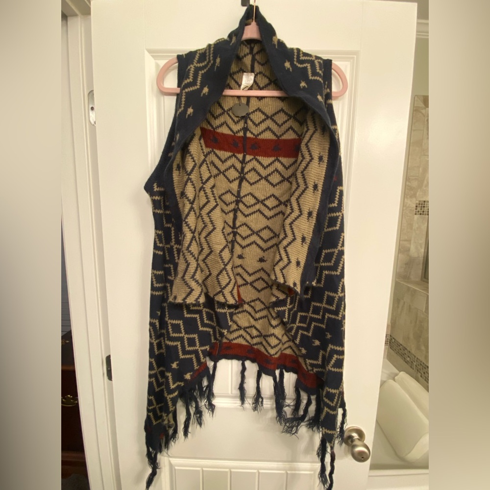 EUC Lildy Boho Western Sweater Vest with Fringe